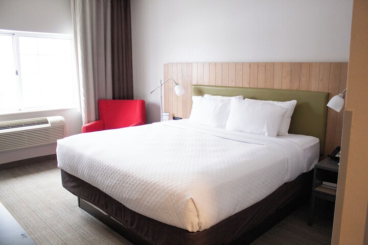 Country Inn & Suites by Radisson Big Rapids, MI