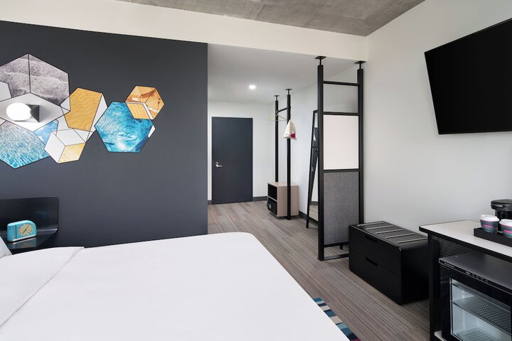 Room 19 of 80