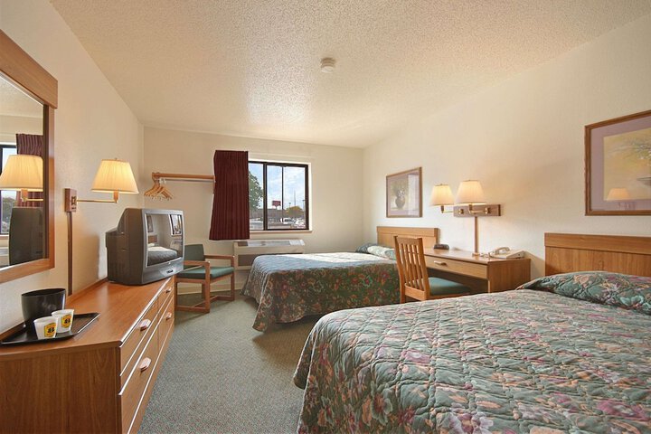 Room 4 of 5