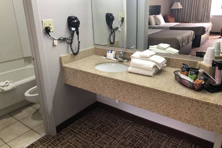 Room 13 of 20