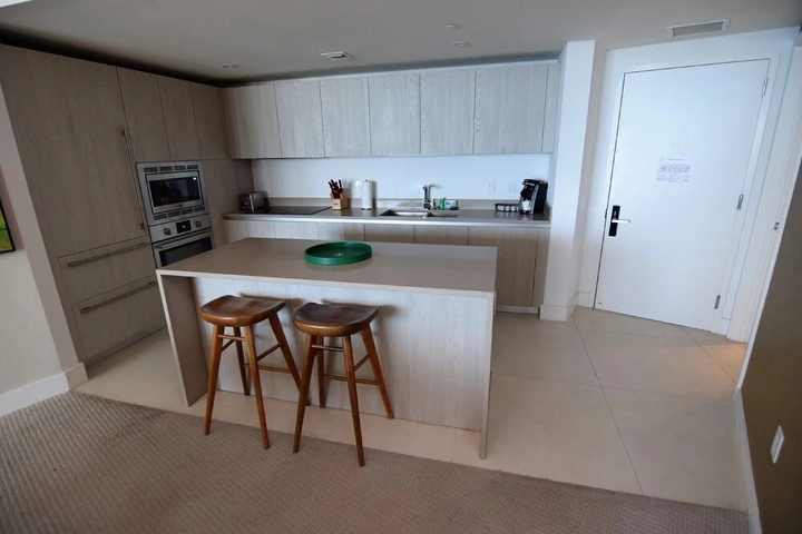 Hyde-1508 / Incredible Ocean View 2 Bed 2 Bath