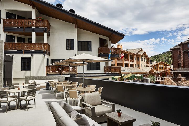 Goldener Hirsch Auberge Collection