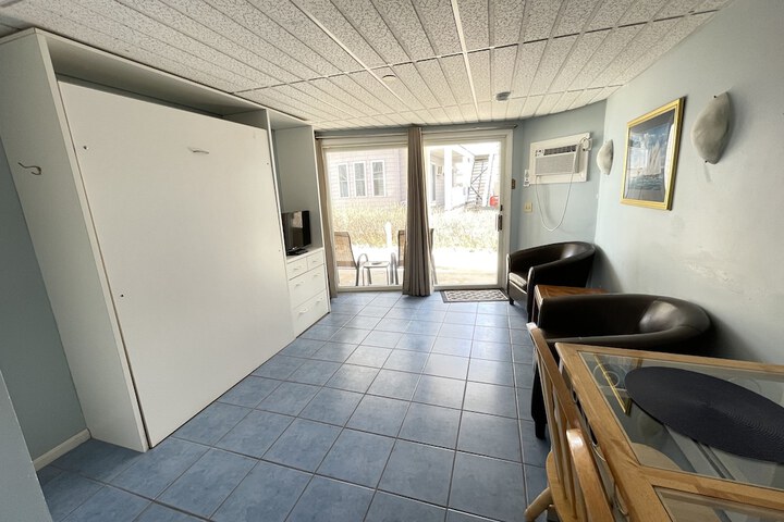 Room 17 of 35