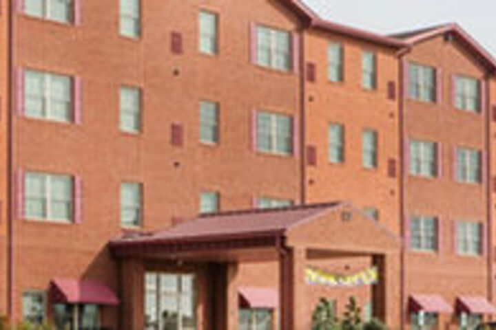 美茵斯坦套房酒店(MainStay Suites)