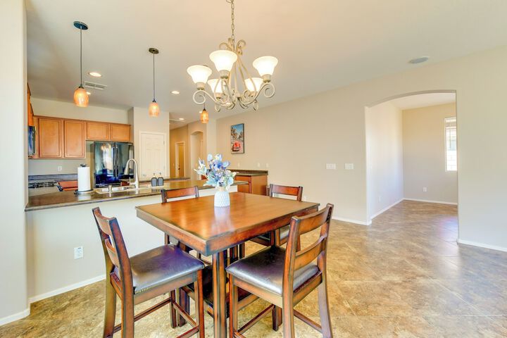 Near Parks & Golf: Maricopa Home w / Covered Patio!