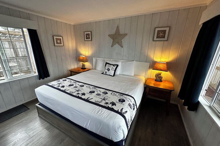 Tillicum Beach Motel (Deanes Oceanfront Lodge)