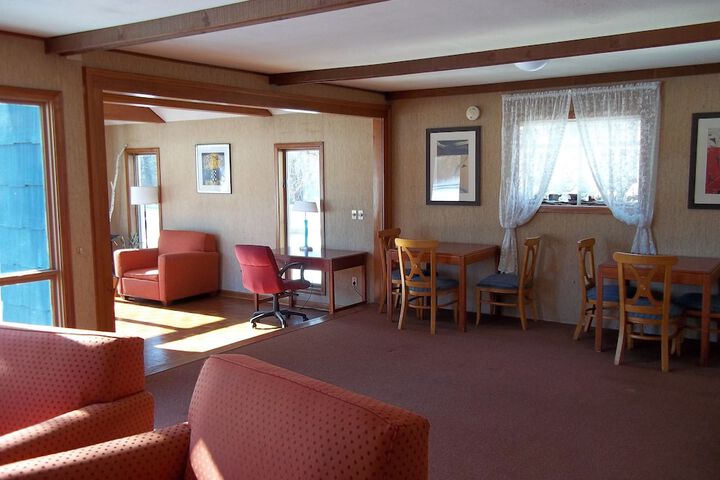 Weathervane Motel