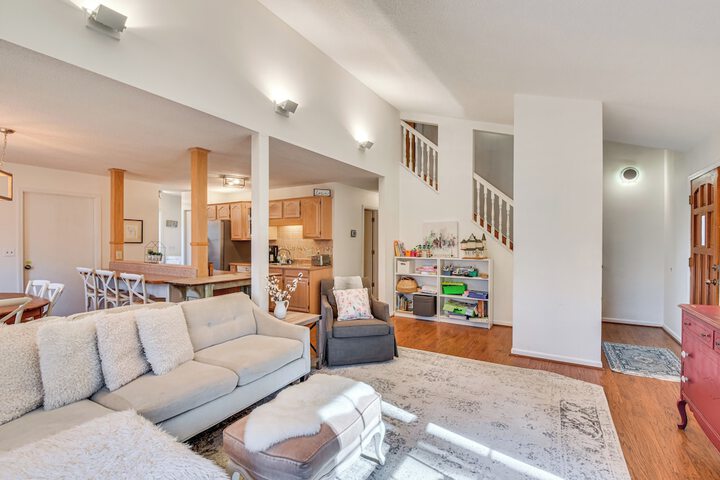 Lakefront Gem w / Games in Westminster!