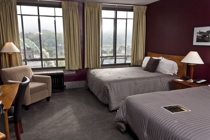 Room 42 of 85