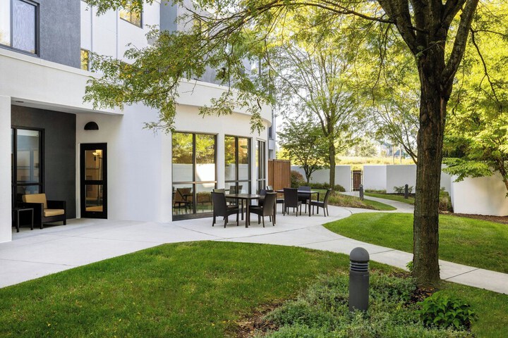 Courtyard by Marriott Harrisburg West / Mechanicsburg
