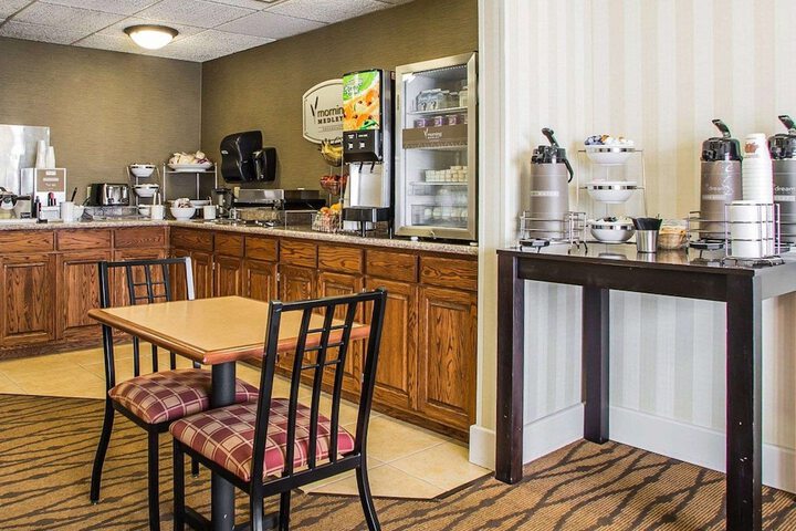 Breakfast/Coffee Service 48 of 52