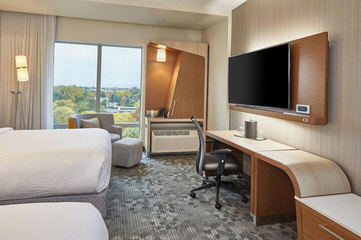 Room 18 of 33