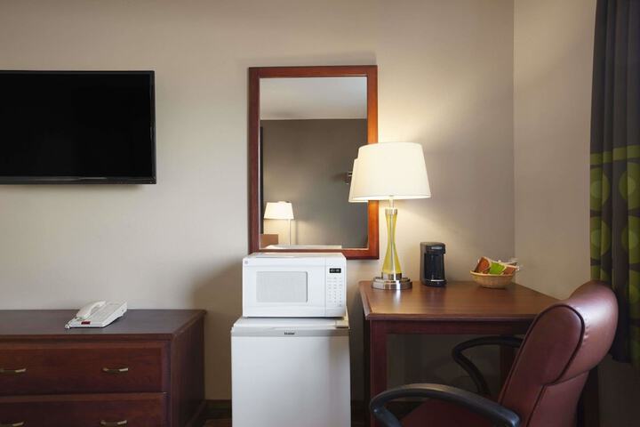 Room 15 of 25