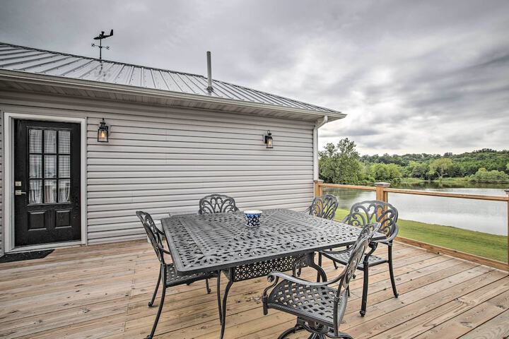 Lakefront Studio Guest Home on Hermann Wine Trail!