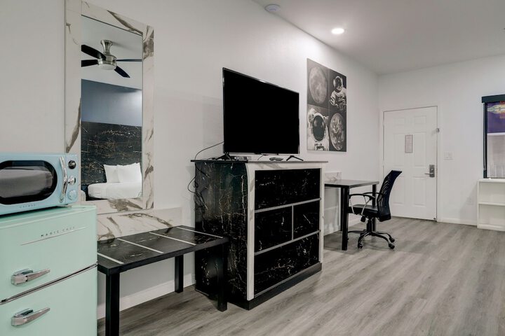 Room 28 of 52