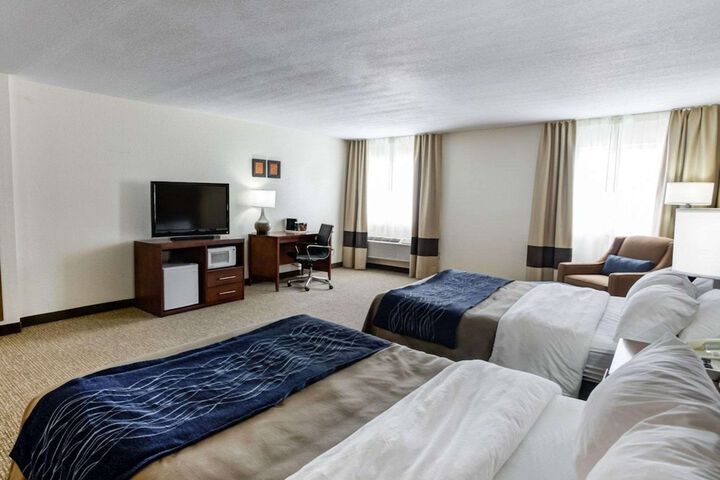 Room 8 of 28
