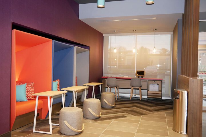 Business Center 20 of 20