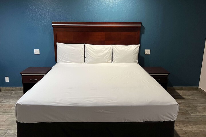 Room 10 of 25