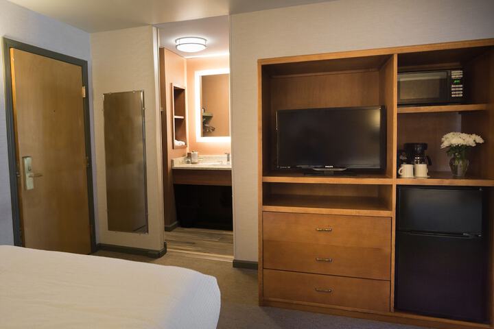 Room 4 of 49