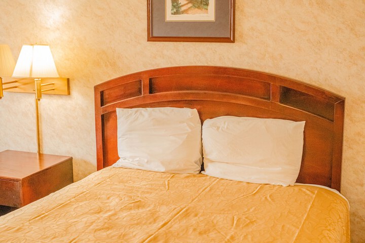 Room 52 of 63