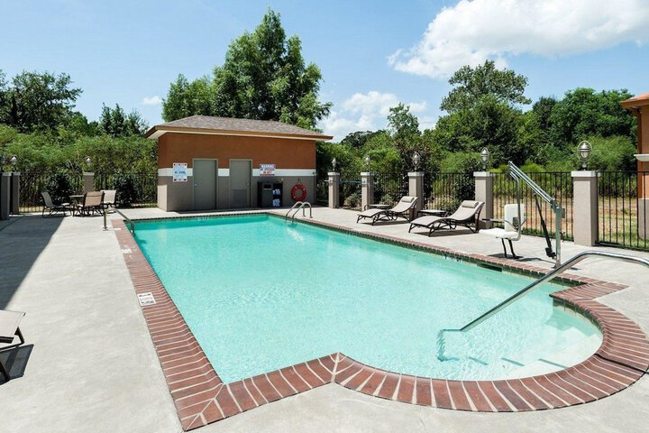 Pool 4 of 34
