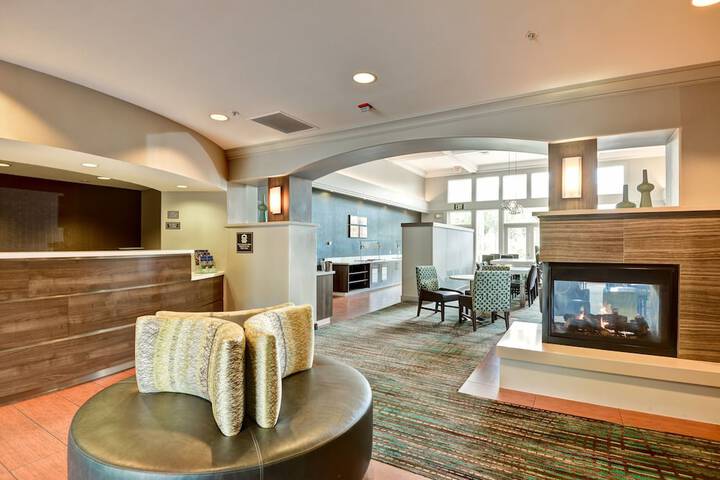 Hotel Interior 10 of 27