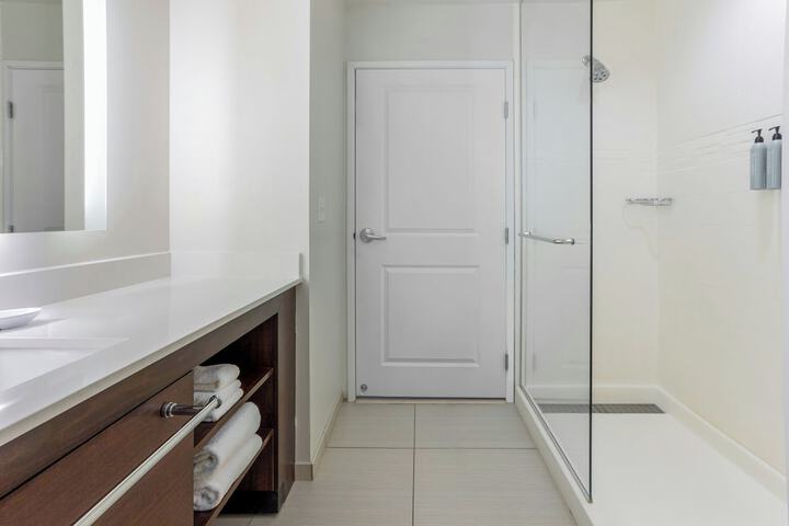 Room 45 of 77