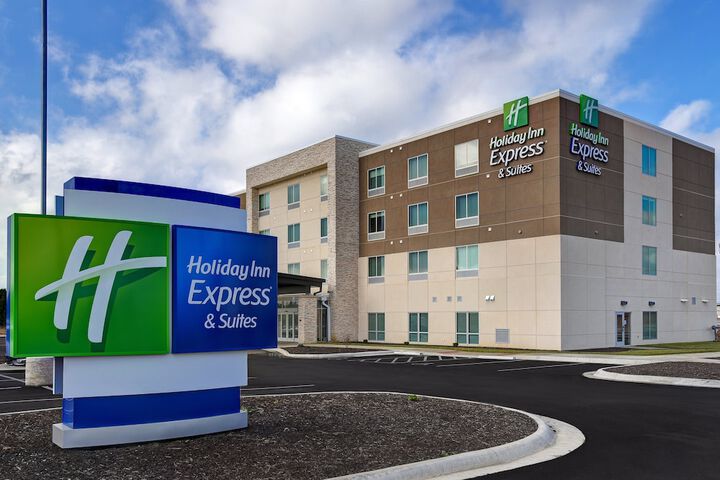 Holiday Inn Express & Suites Ottawa by IHG