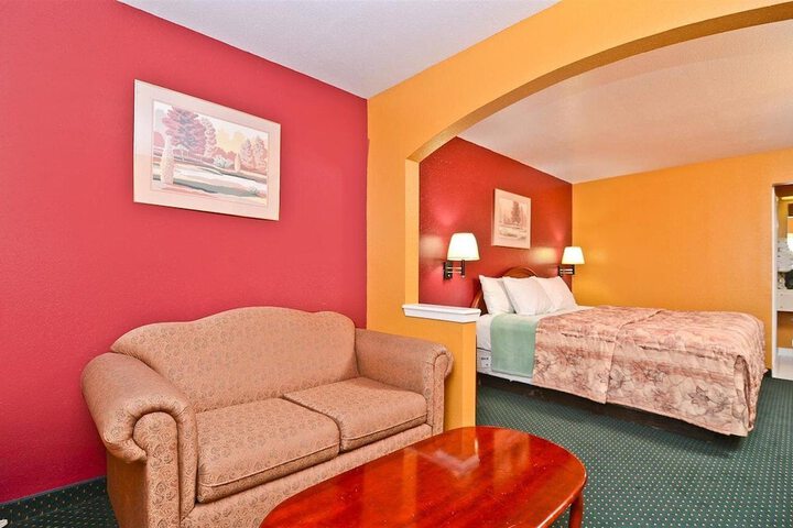 Room 6 of 19