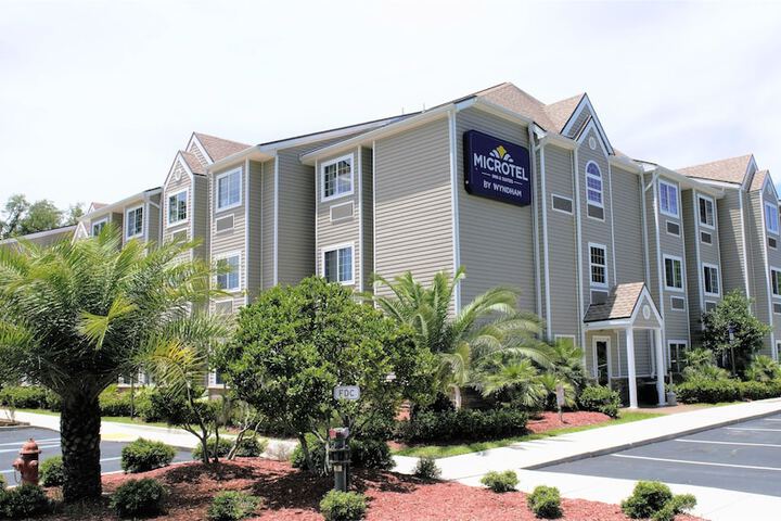 Microtel Inn & Suites by Wyndham Jacksonville Airport