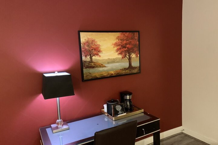 Room 33 of 66