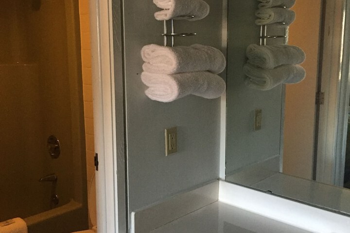 Room 16 of 23