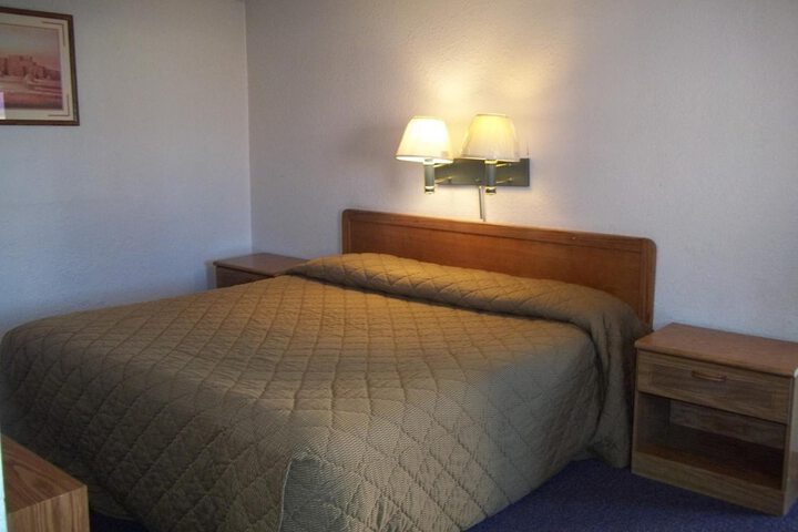 Room 34 of 62