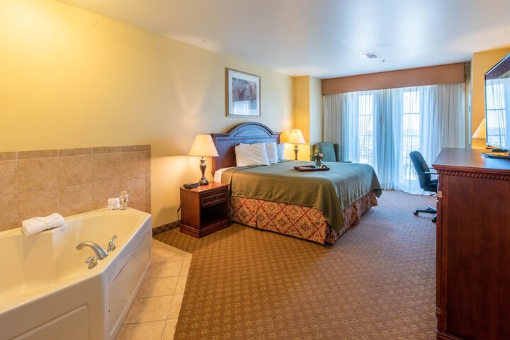 Natchez Grand Hotel & Suites on the River