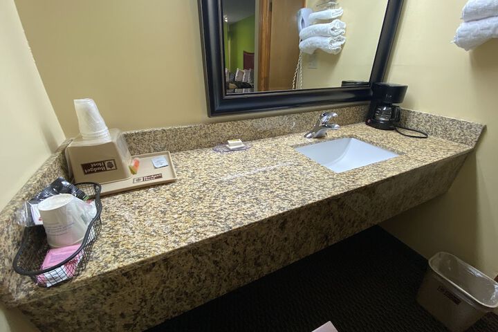 Room 9 of 35