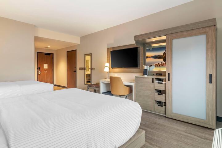 Cambria Hotel Lake Placid - Lakeside Resort
