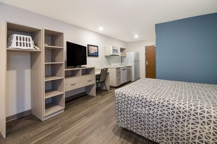 WoodSpring Suites Detroit Madison Heights