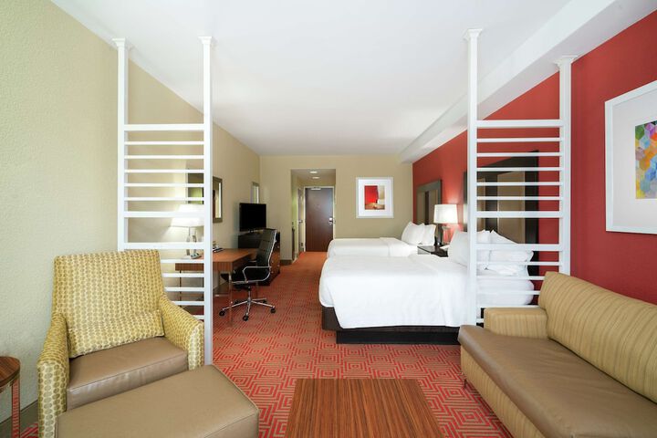 Room 21 of 32