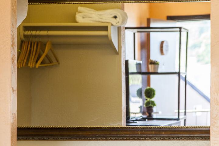 Room 19 of 49