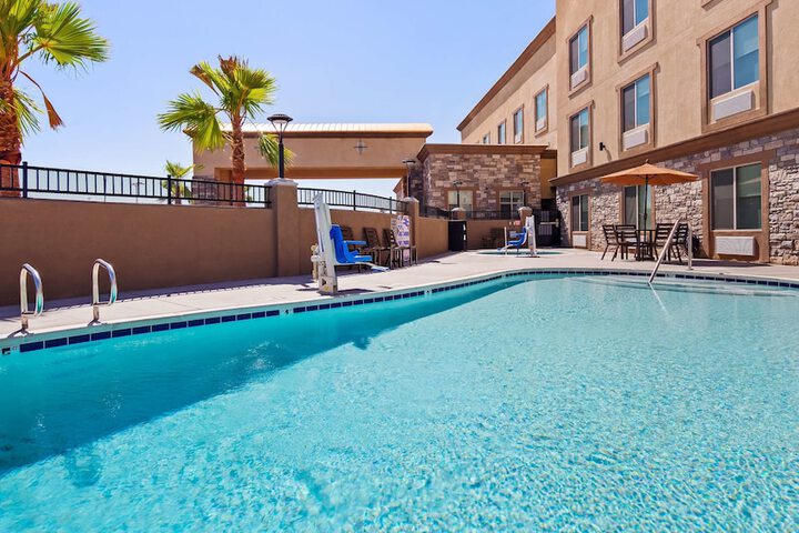 Best Western Plus New Barstow Inn & Suites