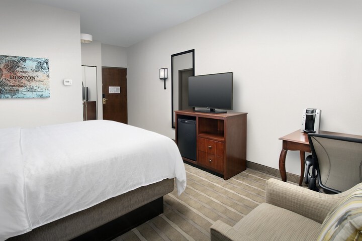 Room 17 of 38