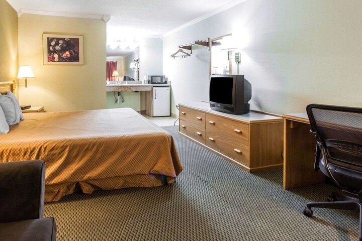 Room 18 of 29