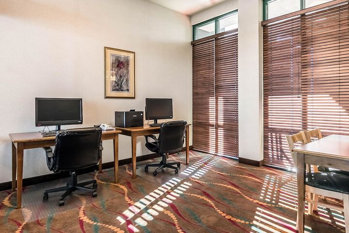 Business Center 65 of 65