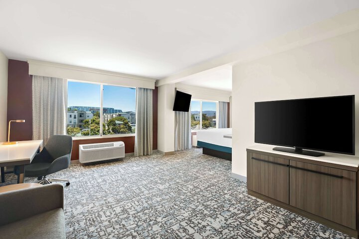 Room 16 of 42