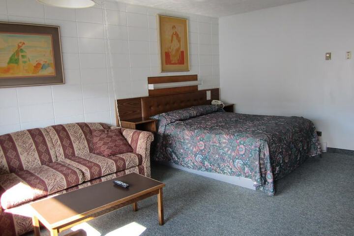 Camelot Court Motel