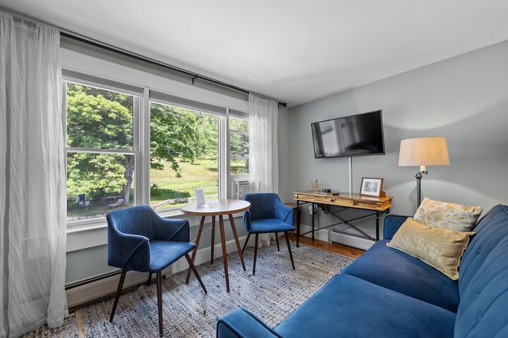 Room 12 of 115