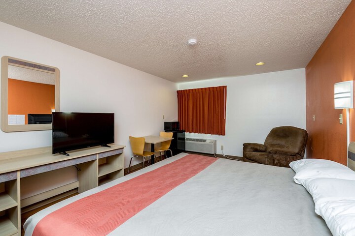 Room 34 of 42