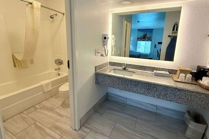 Days Inn by Wyndham Eglin AFB