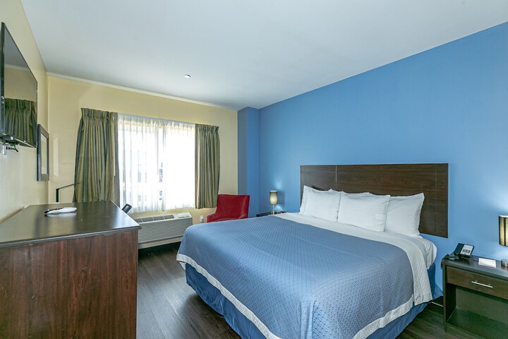 Room 13 of 25