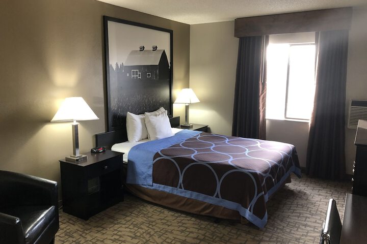 Room 12 of 24